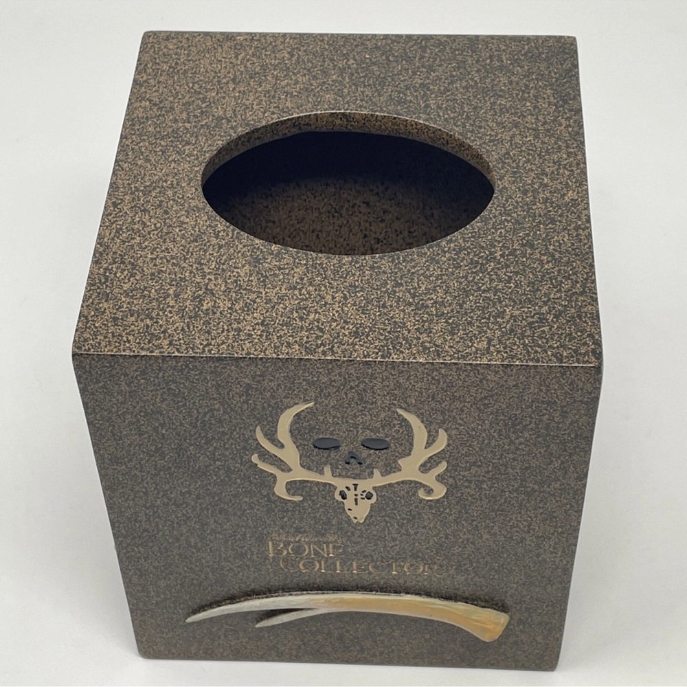 Bone Collector Tissue Box Cover
Michael Waddell Mountain
Country Licensed Resin